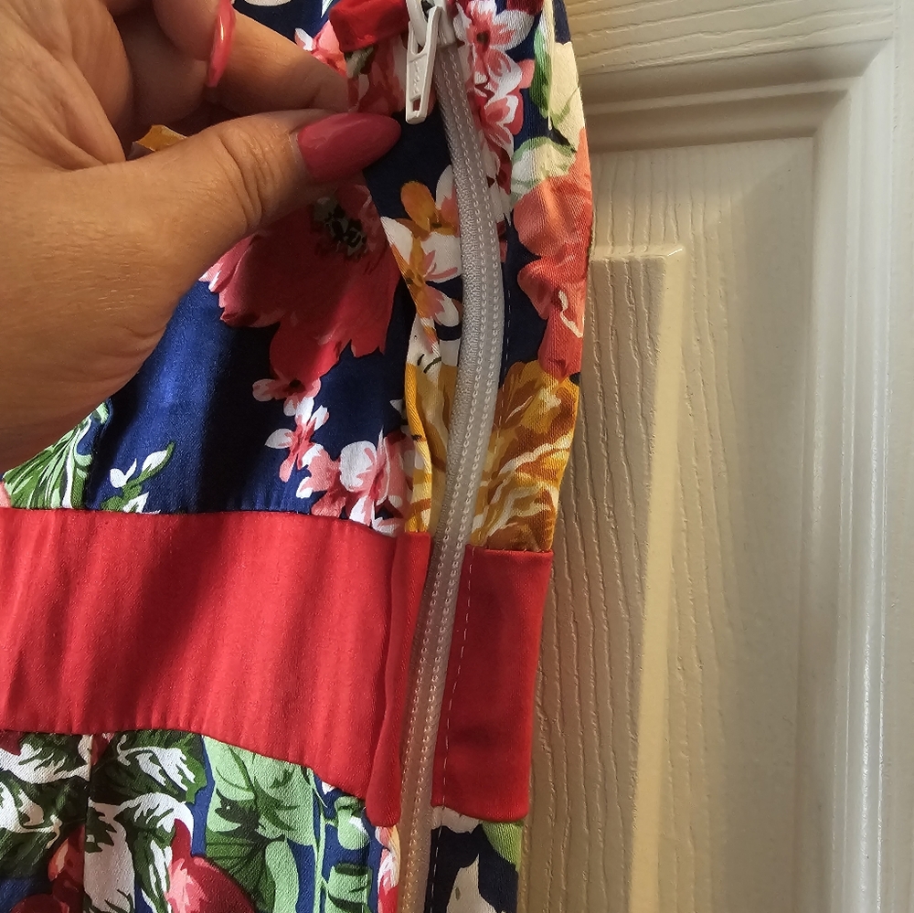 Hearts & Roses Floral Pinup Style Dress - Picture 4 of 8